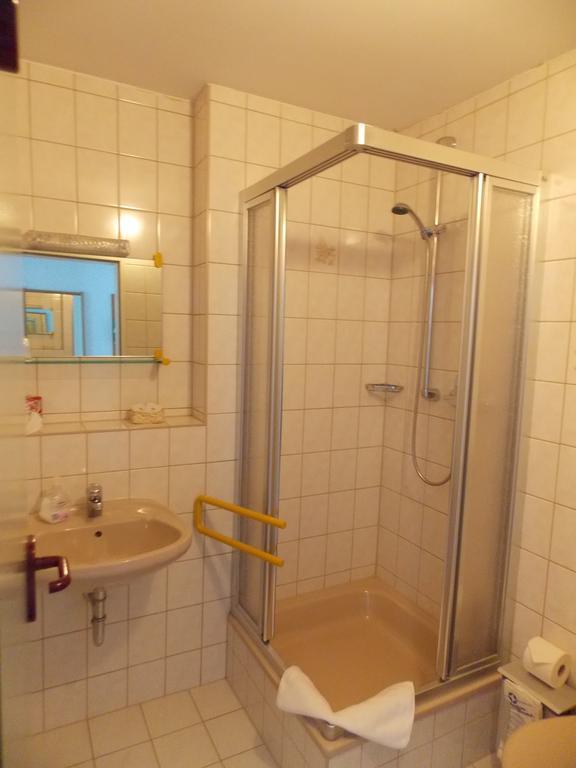 Landhotel Weisses Roess'L Adorf Habitación foto
